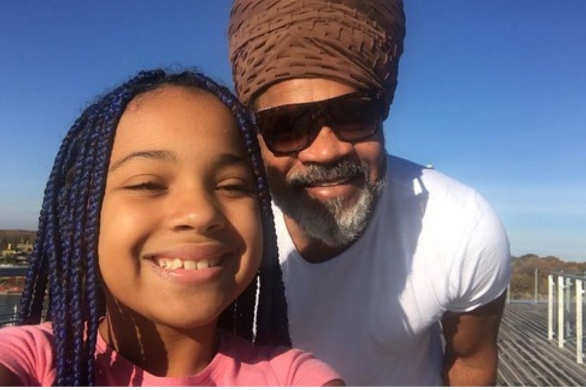 [Carlinhos Brown publica foto com a filha caçula: ''Nos parecemos muito'']