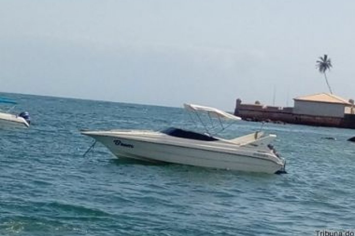 Duas lanchas batem na região de Morro de São Paulo Bahia Farol da Bahia Duas lanchas batem na região de Morro de São Paulo Bahia Farol da Bahia