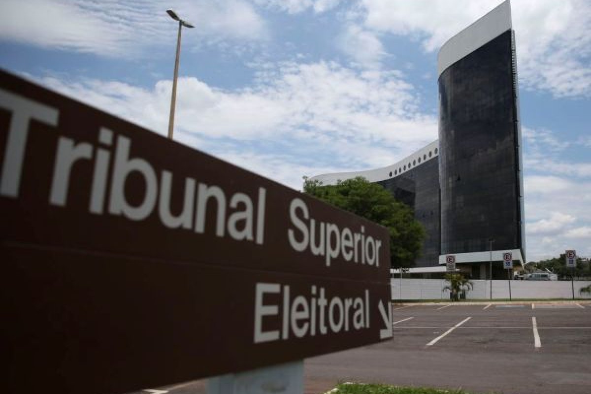 [Voto impresso nas eleições brasileiras custaria R$ 2,5 bilhões aos cofres públicos]