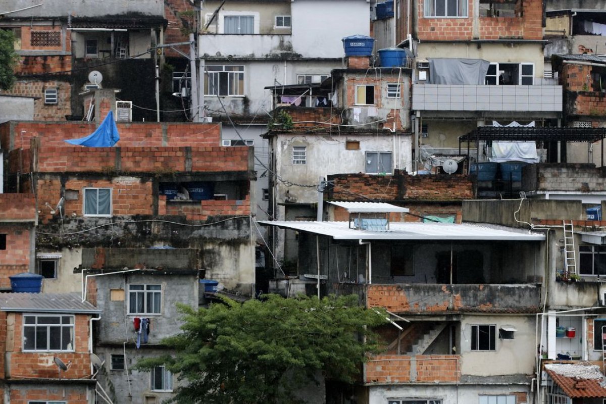 [No Brasil, 7 em cada 10 que moram em casas com algum tipo de inadequação são pretos ou pardos, diz levantamento]