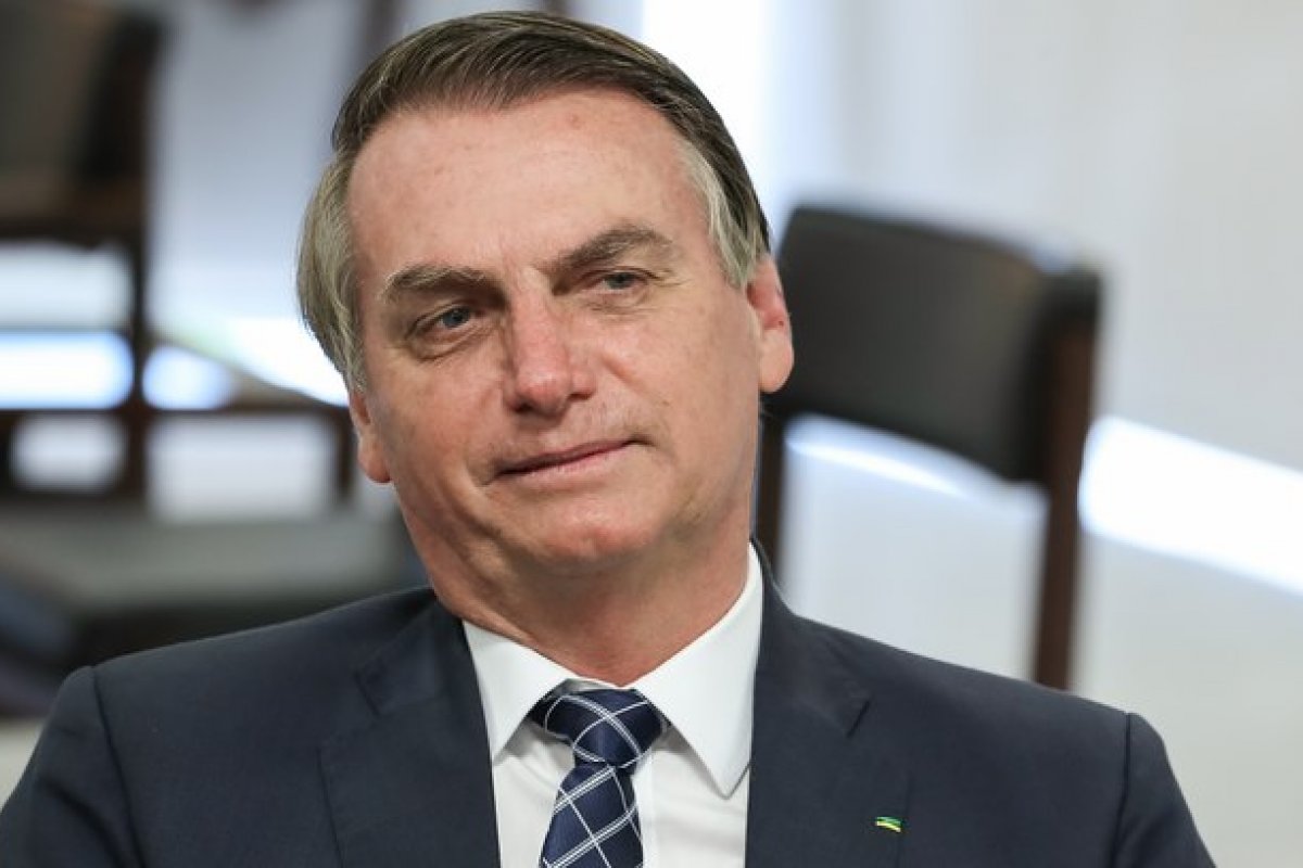 ['Devemos atender a vontade popular', diz Bolsonaro sobre apoiadores desejarem o voto impresso em 2022]