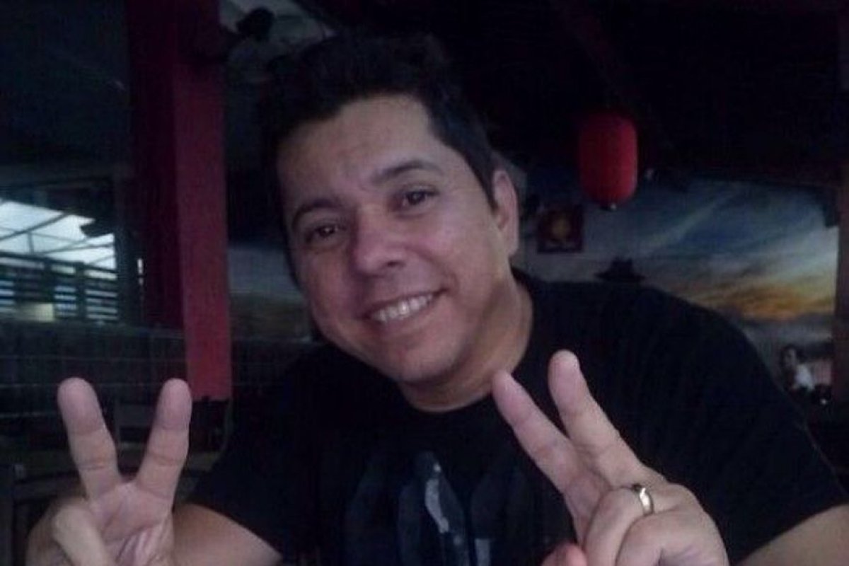 [Cantor Louro Santos morre vítima de Covid-19 em Pernambuco ]