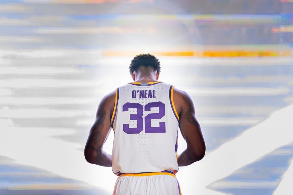 [Filho de Shaquille O’Neal escolhe número na camisa da faculdade para homenagear Kobe e o pai]