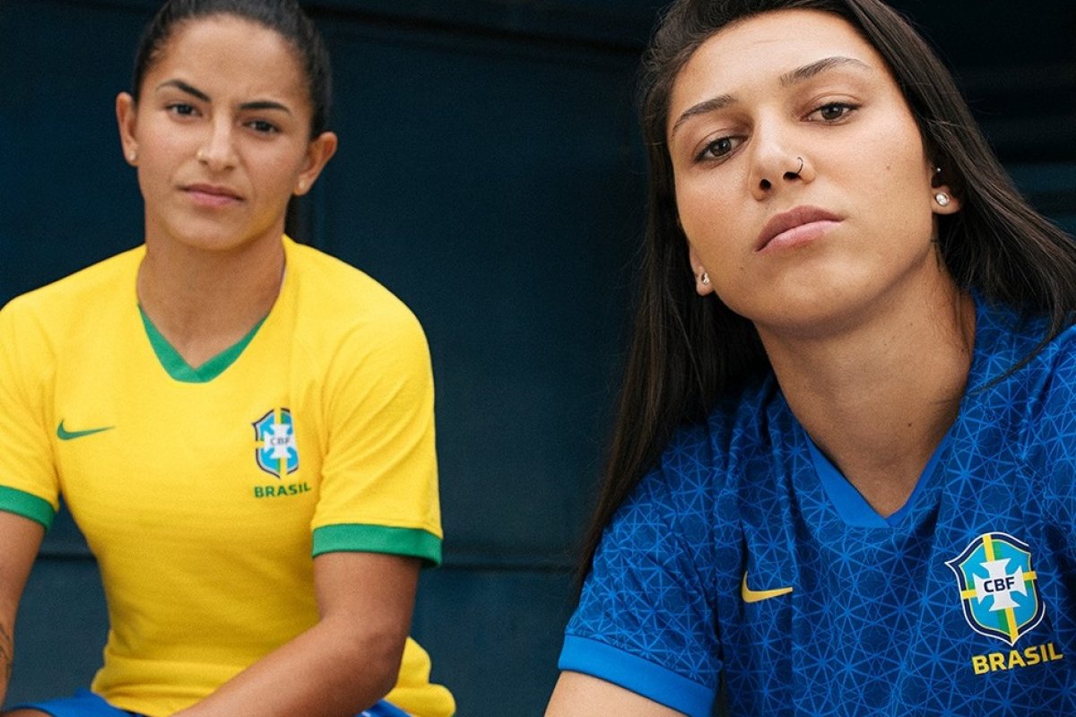 [Em momento histórico, seleção feminina do Brasil estreia nova camisa sem estrelas do masculino]