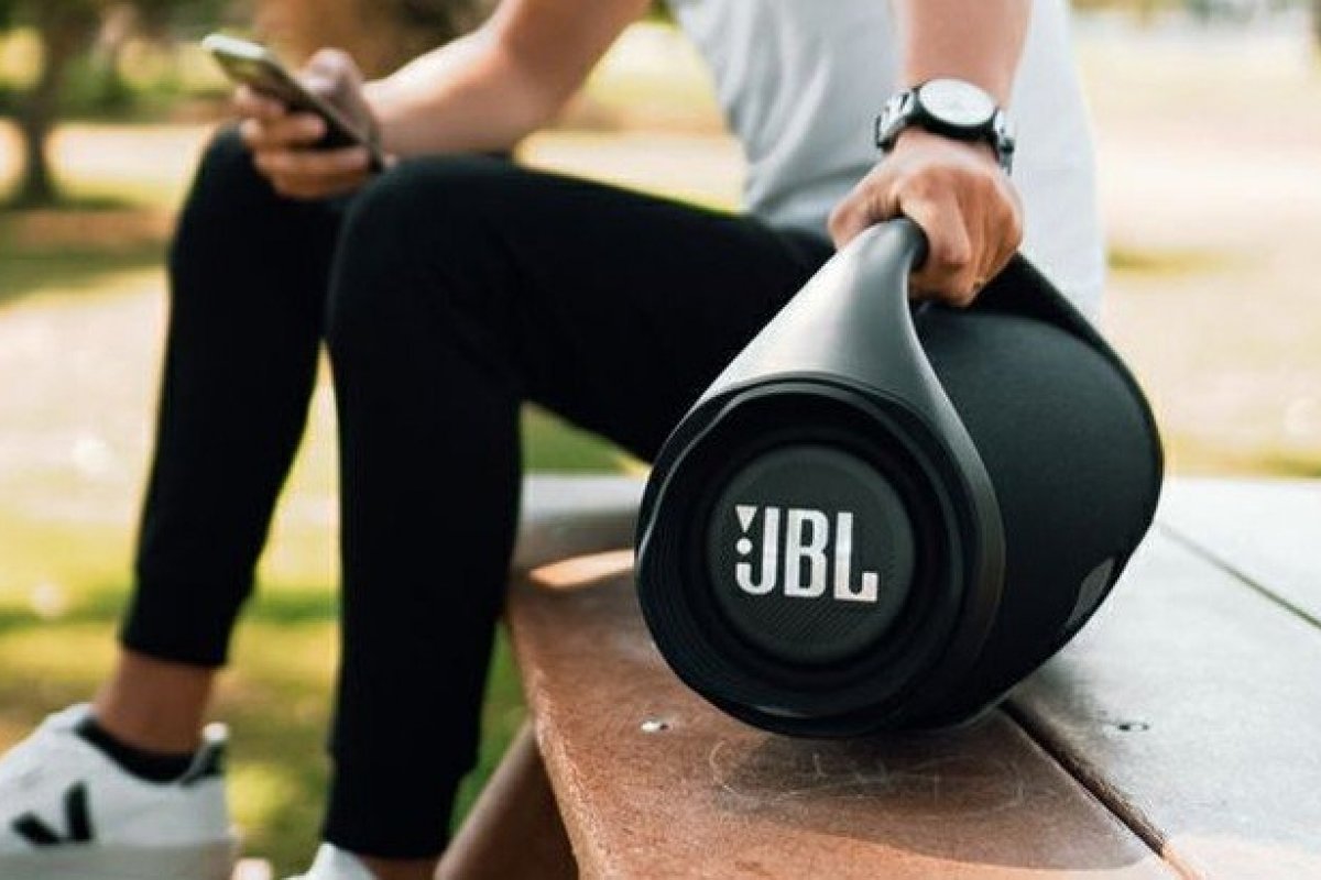 [JBL anuncia nova caixa de som Bluetooth JBL Boombox 2 no Brasil ]