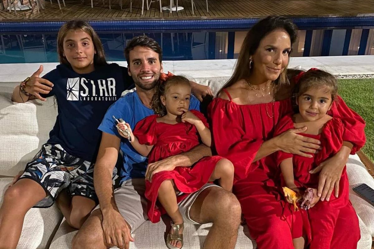 Veja fotos! O Natal de Ivete Sangalo - Michel Telles | Farol da Bahia Veja fotos! O Natal de Ivete Sangalo - Michel Telles | Farol da Bahia