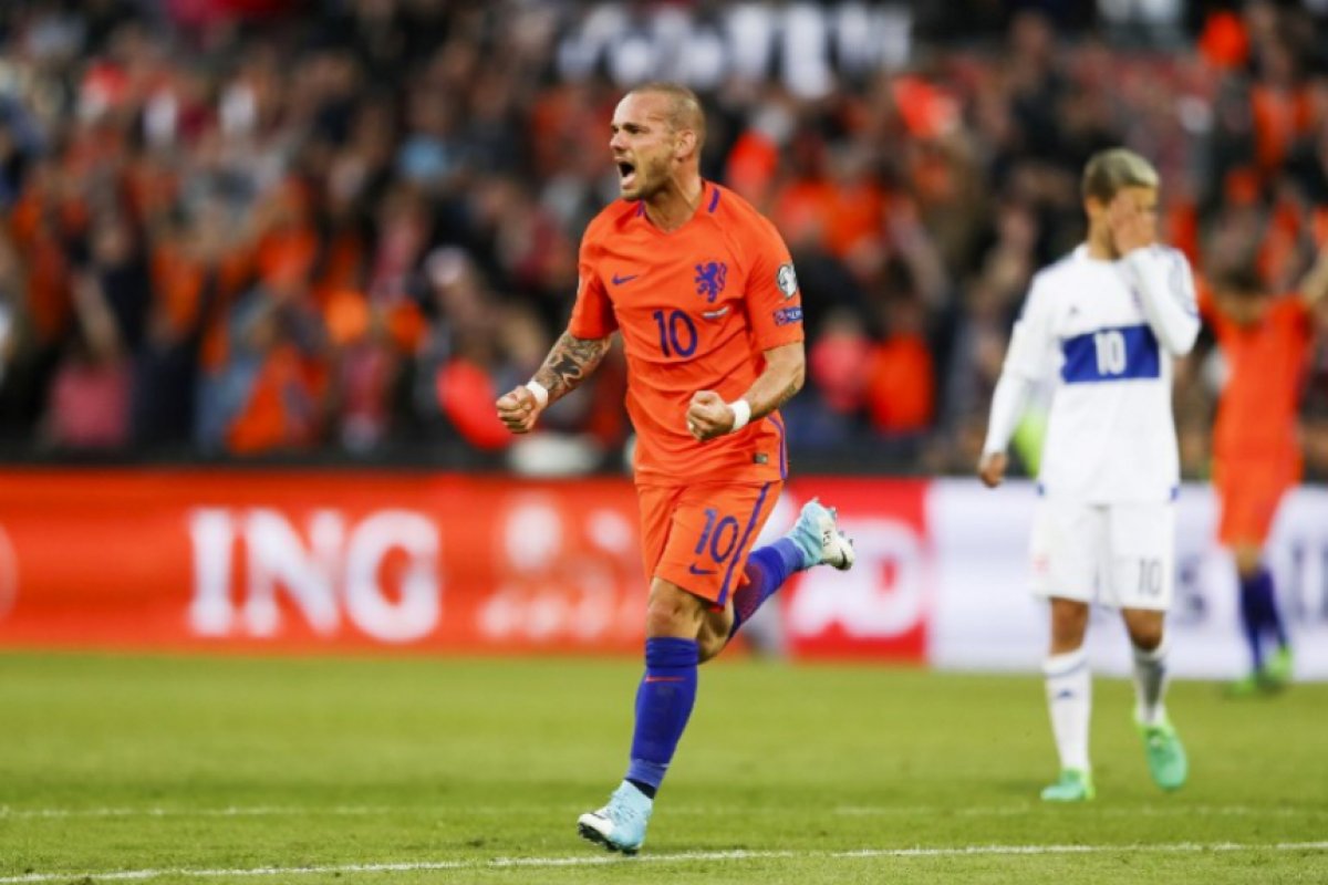 [Sneijder anuncia aposentadoria dos gramados]