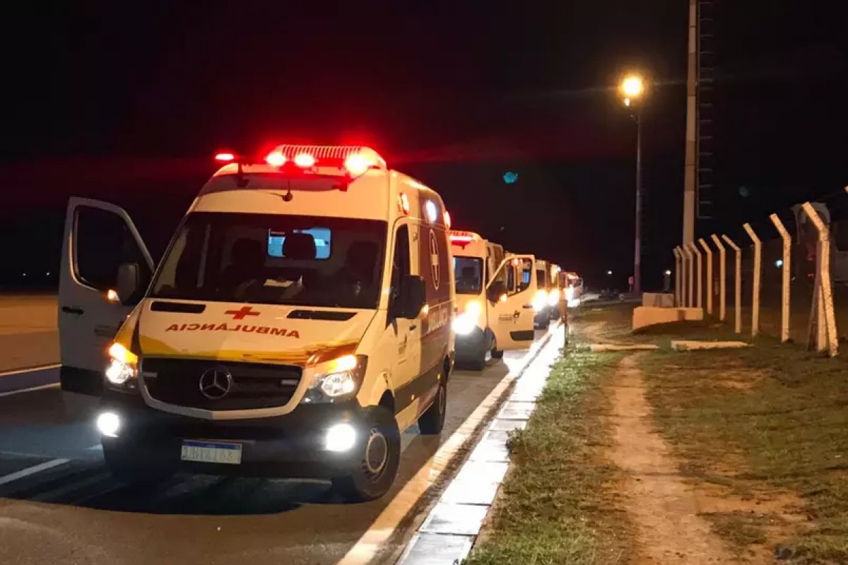 [Pacientes de Manaus são transferidos para São Luís pelas Forças Armadas ]