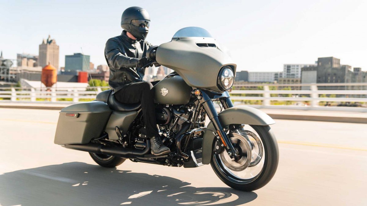 [Harley-Davidson lança três novidades nas linhas Softail, CVO e Touring ]