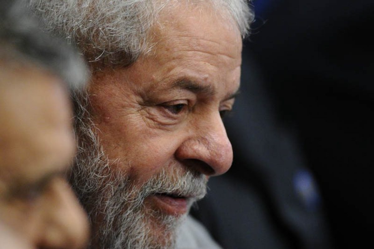 [PGR diz que não vai recorrer sobre decisão que mantém Lula em Curitiba]
