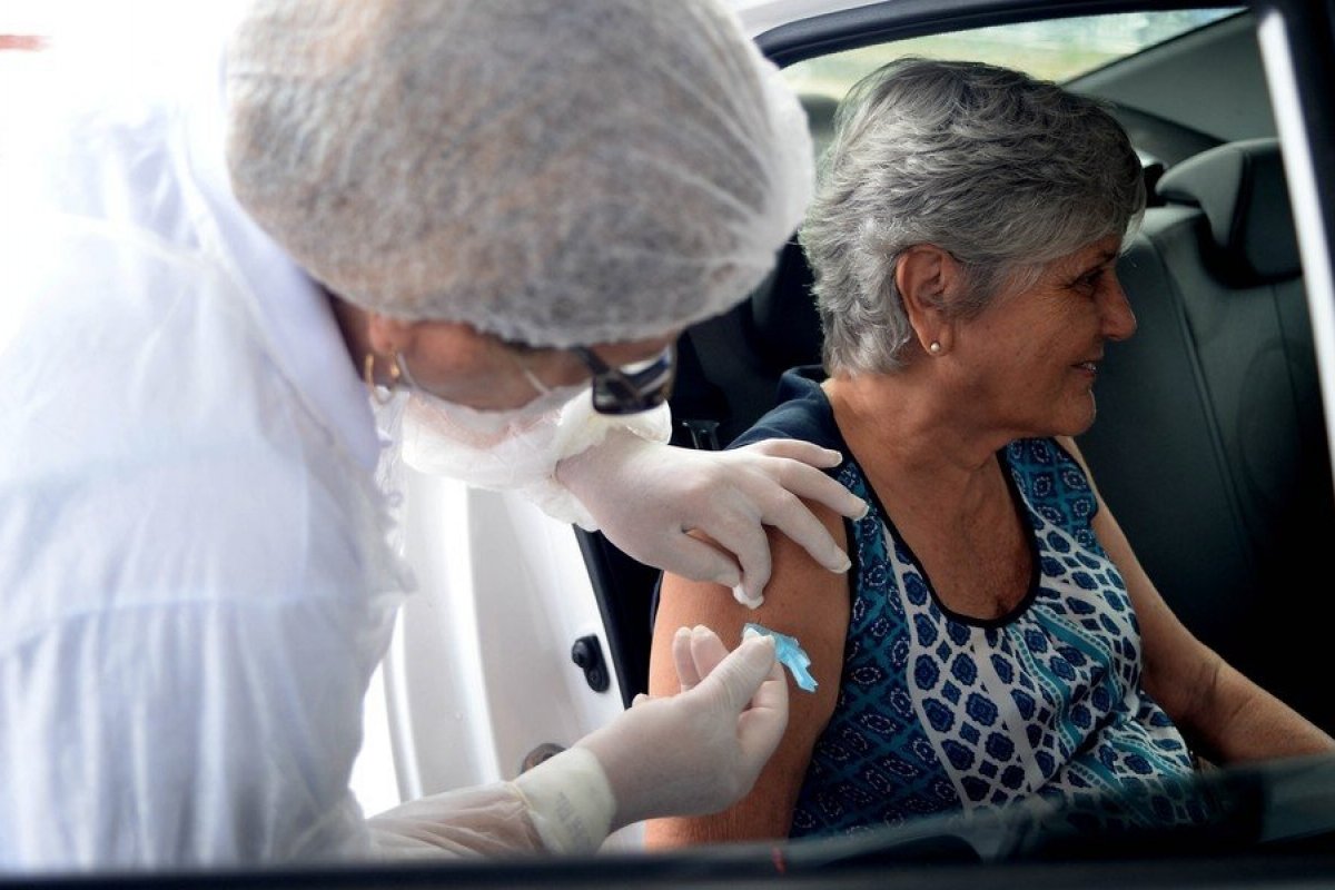 [Capital baiana registra 2.251 pessoas imunizadas contra Covid-19 nesta terça (26)]