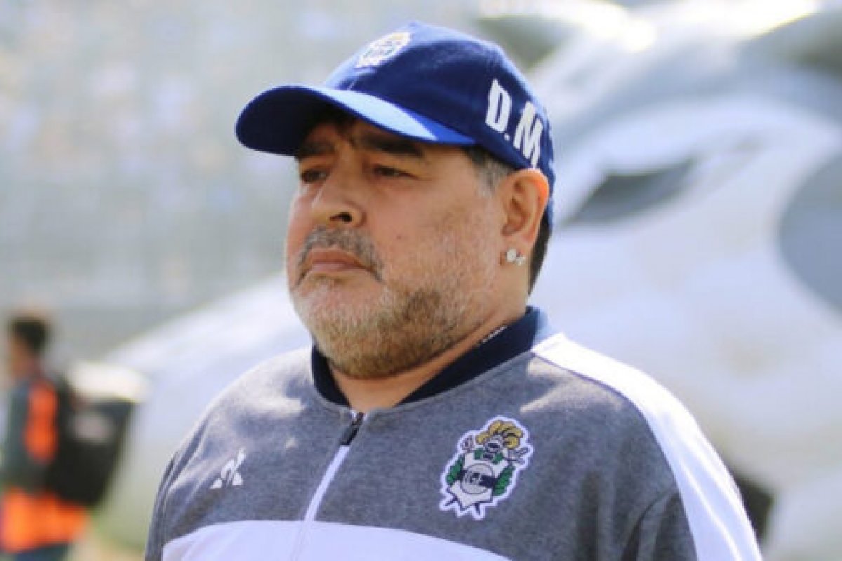[Site divulga supostos áudios do médico de Maradona neste domingo (31)]