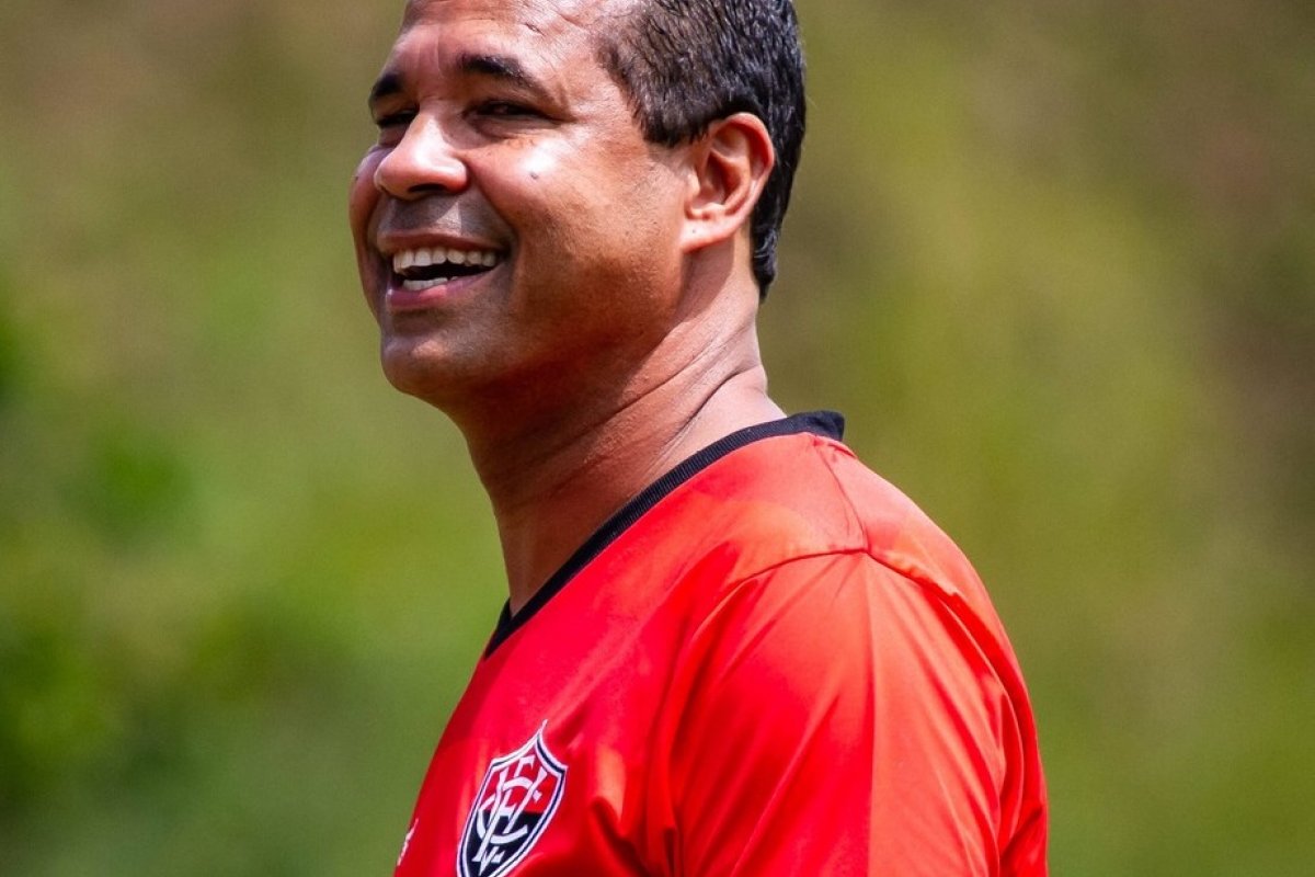 [Rodrigo Chagas é confirmado como comandante do Vitória na temporada de 2021]