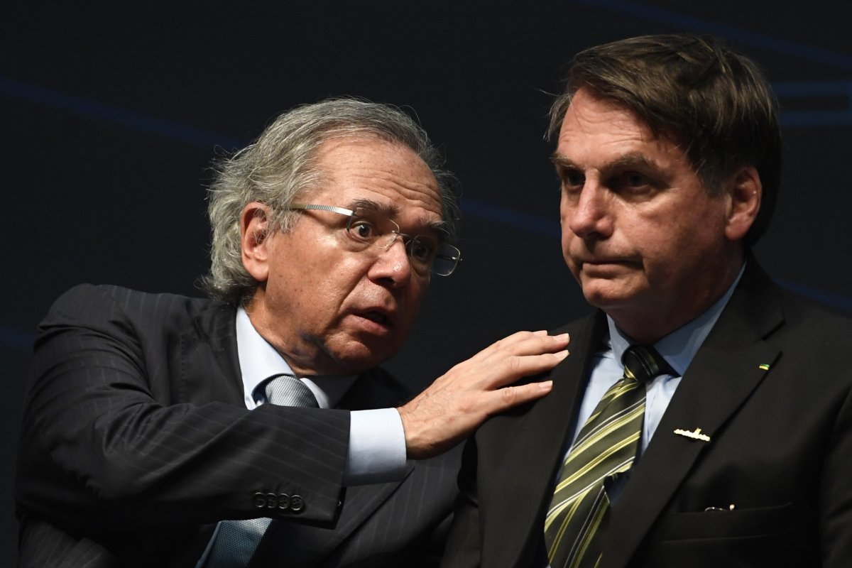 [Bolsonaro admite que governo discute nova rodada do auxílio e mas diz que o benefício tem um 