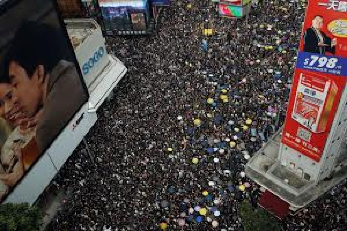 [Manifestantes voltam às ruas de Hong Kong para protesto contra governo chinês]