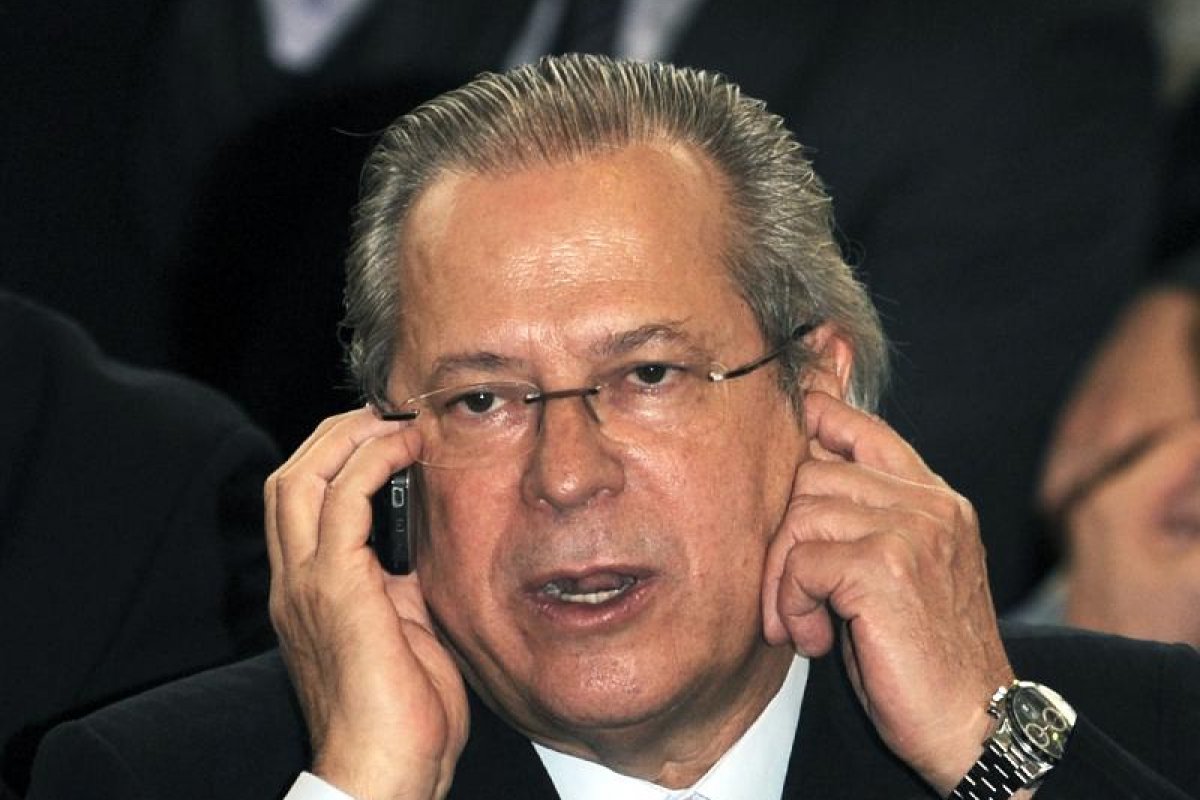 [MPF denuncia José Dirceu e mais 14 por crimes em contratos com a Petrobras]