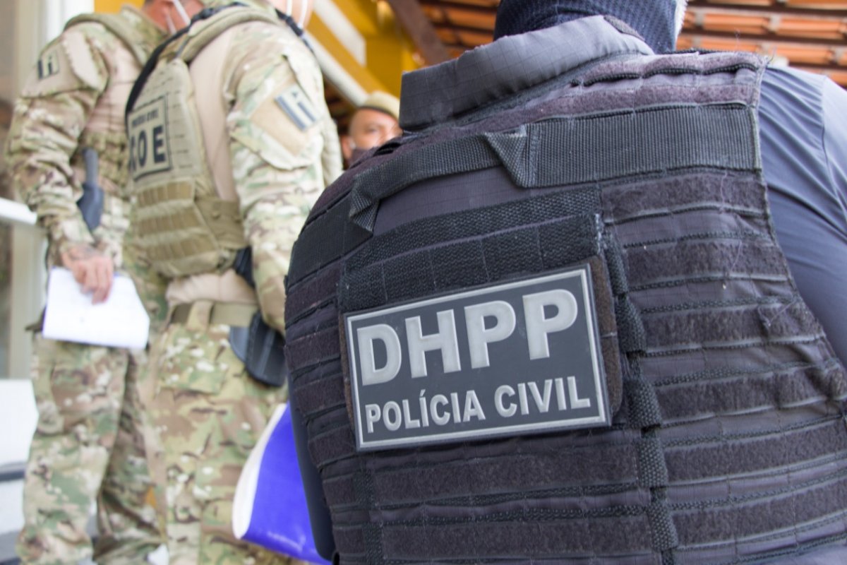 [Polícia cumpre mandados para identificar autores de mortes no bairro de Valéria, em Salvador]