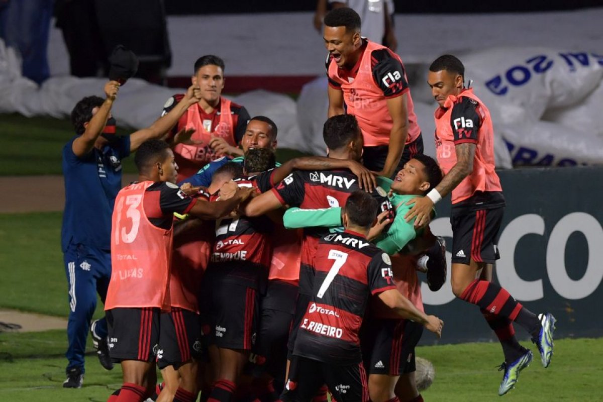 [CBF: Flamengo leva R$ 33 mi pelo título no Brasileirão 2020; Confira quanto cada time ganhou]