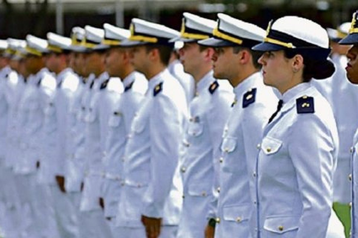 [Marinha do Brasil reabre inscrições para Escola Naval]