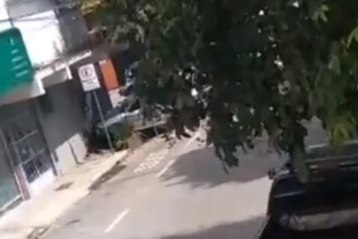 [Homem provoca acidente e atira várias vezes no centro de Belo Horizonte]