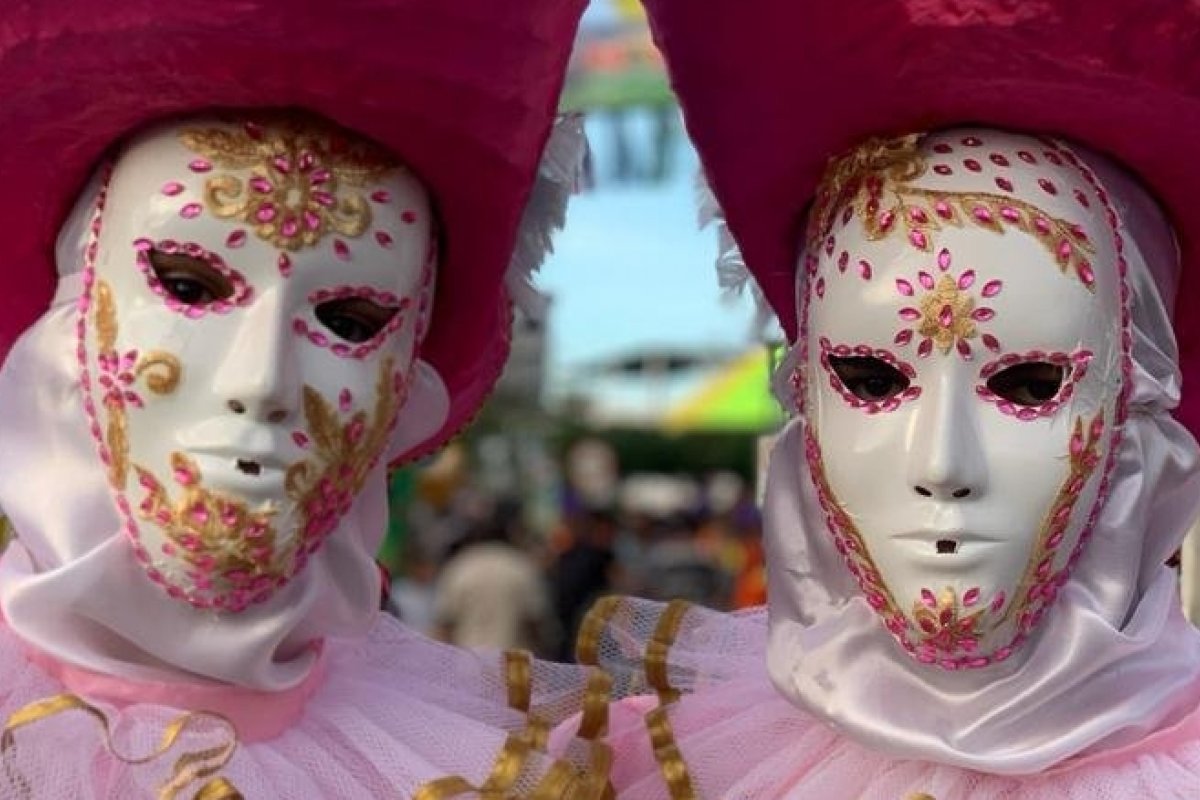 [Grupo cultural promove oficinas virtuais gratuitas de máscaras venezianas, ibéricas e tradicionais]