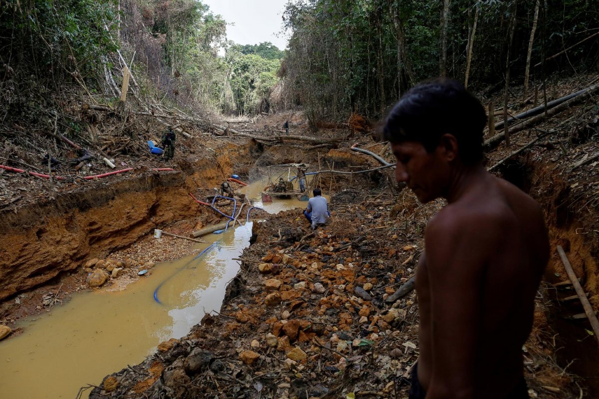 [Levantamento de Instituto aponta 321 pontos de mineração ilegal de ouro na Amazônia]