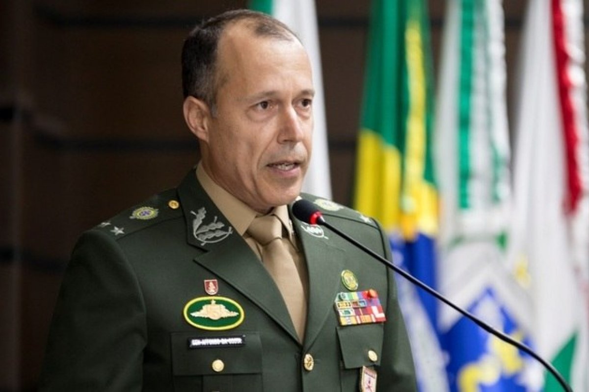 [General brasileiro é nomeado pela ONU para comandar missão no Congo]