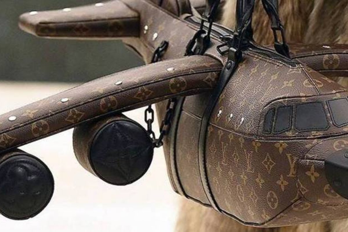 Louis Vuitton lança bolsa em formato de avião que é mais cara que um avião  de verdade - Mundo | Farol da Bahia