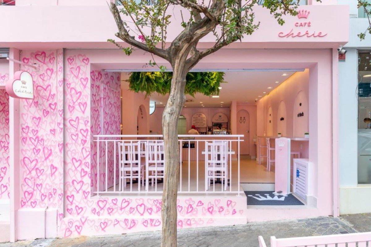 Espaço instagramável, famoso pelo seu Pink Latte (café corderosa
