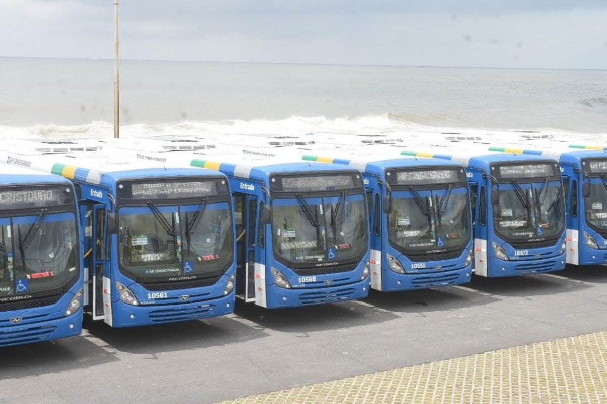 [Salvador teve redução de 40% de demanda nos ônibus de março de 2020 à fevereiro de 2021]