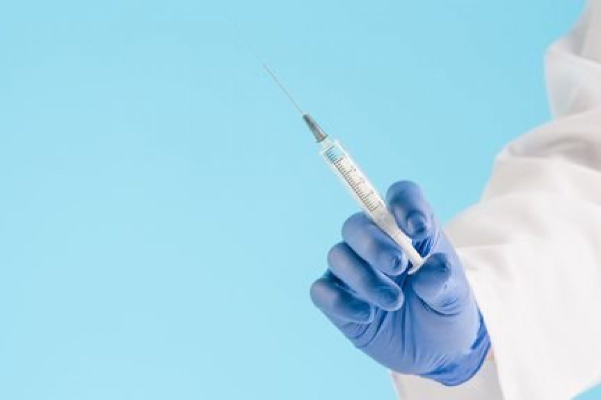 [França e Alemanha misturam vacinas contra Covid]