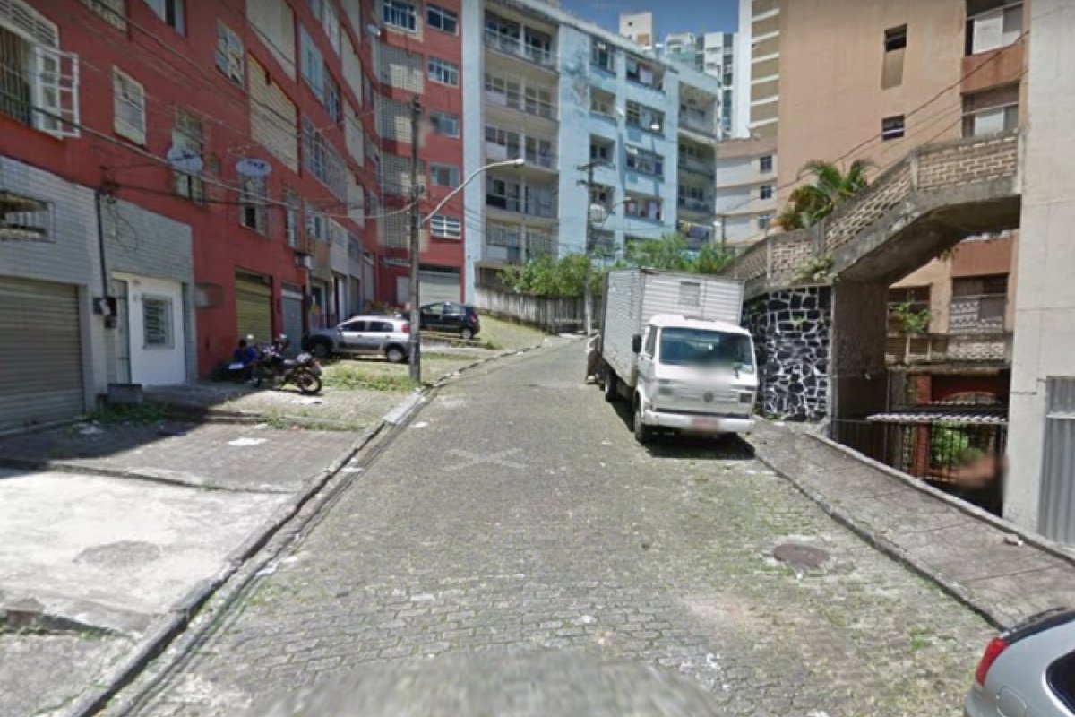 [Corpo de homem é encontrado com sinais de espancamento dentro de um prédio no bairro da Graça, em Salvador]