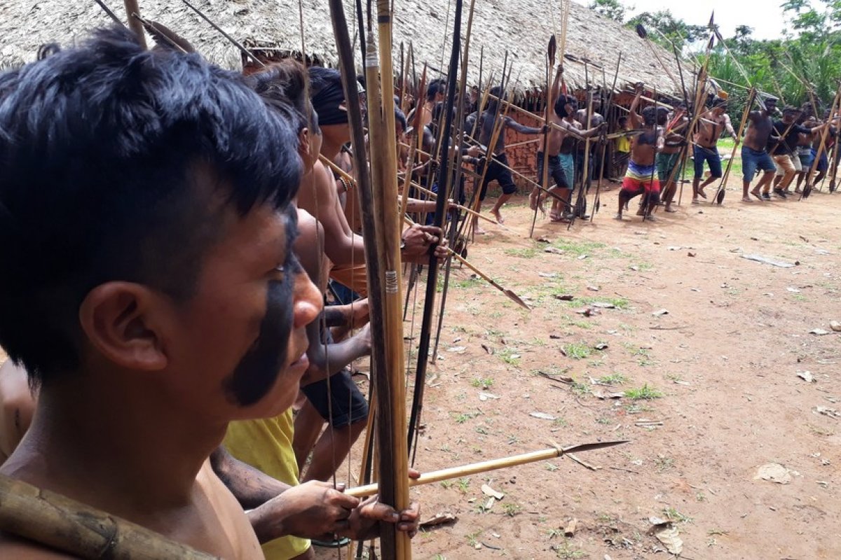 [Ministro do STF, pede retirada imediata de garimpeiros na terra Yanomami]