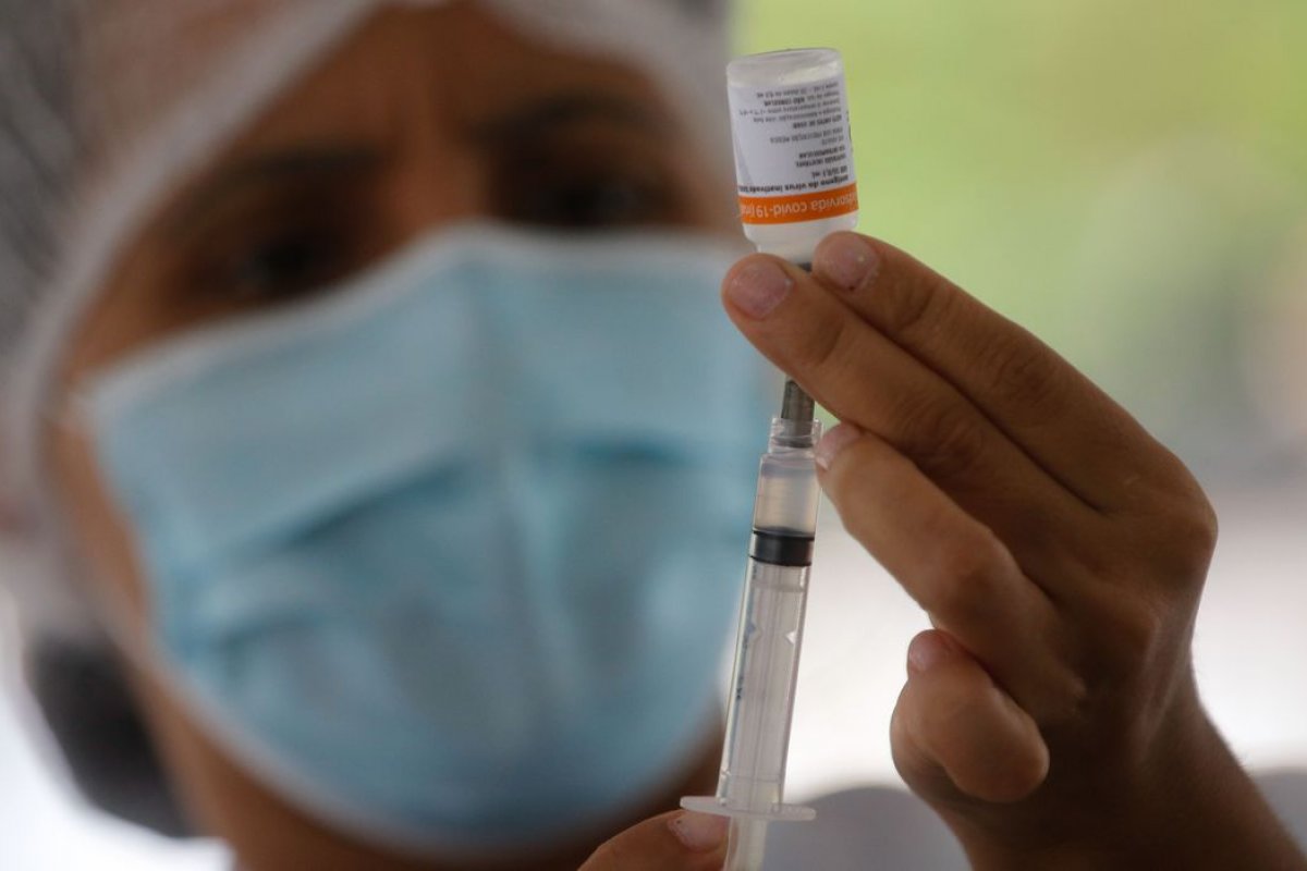 [Ministério da Saúde reduz em 2 milhões previsão de vacinas para junho]