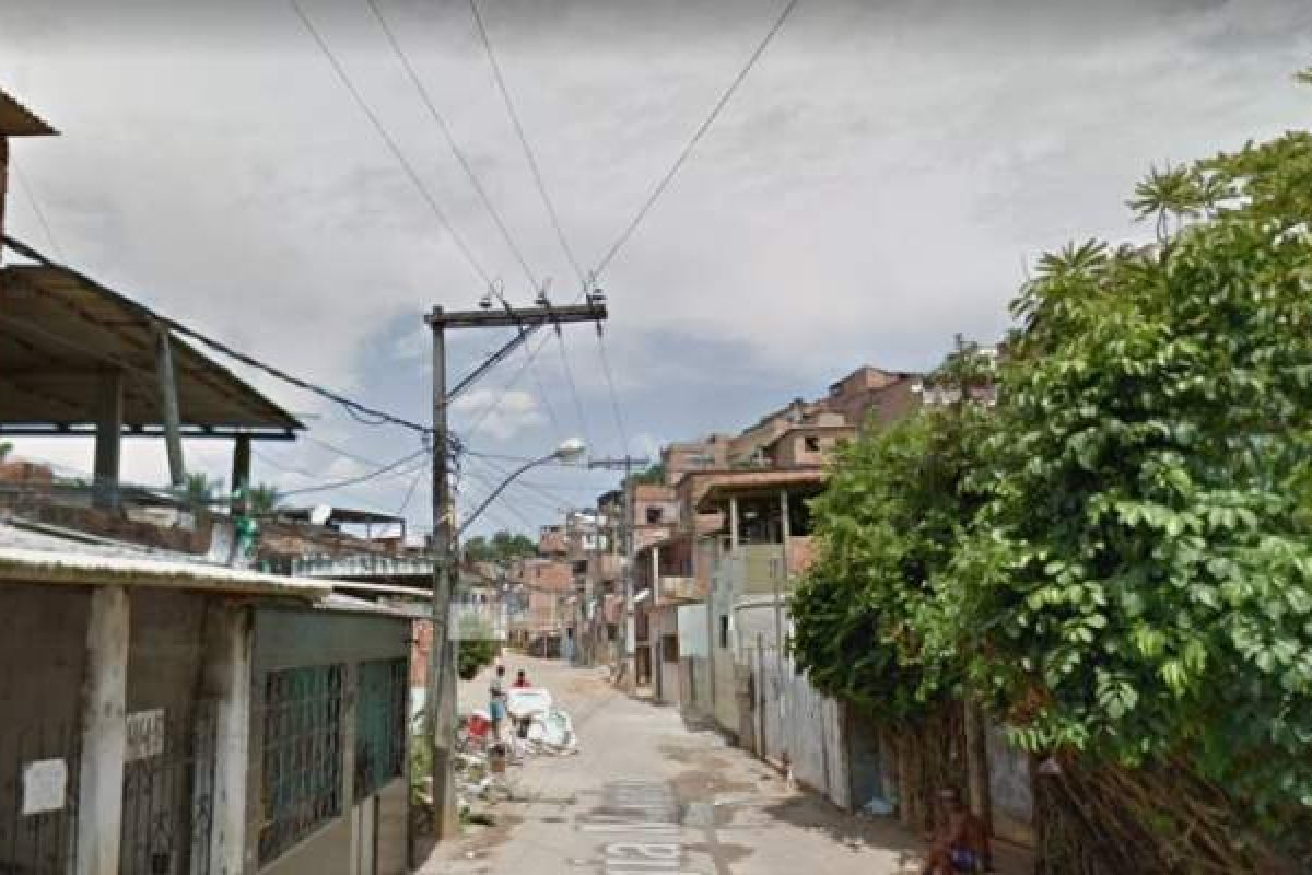 [Policiais militares matam dois homens suspeitos de tráfico no bairro de Marechal Rondon, em Salvador ]