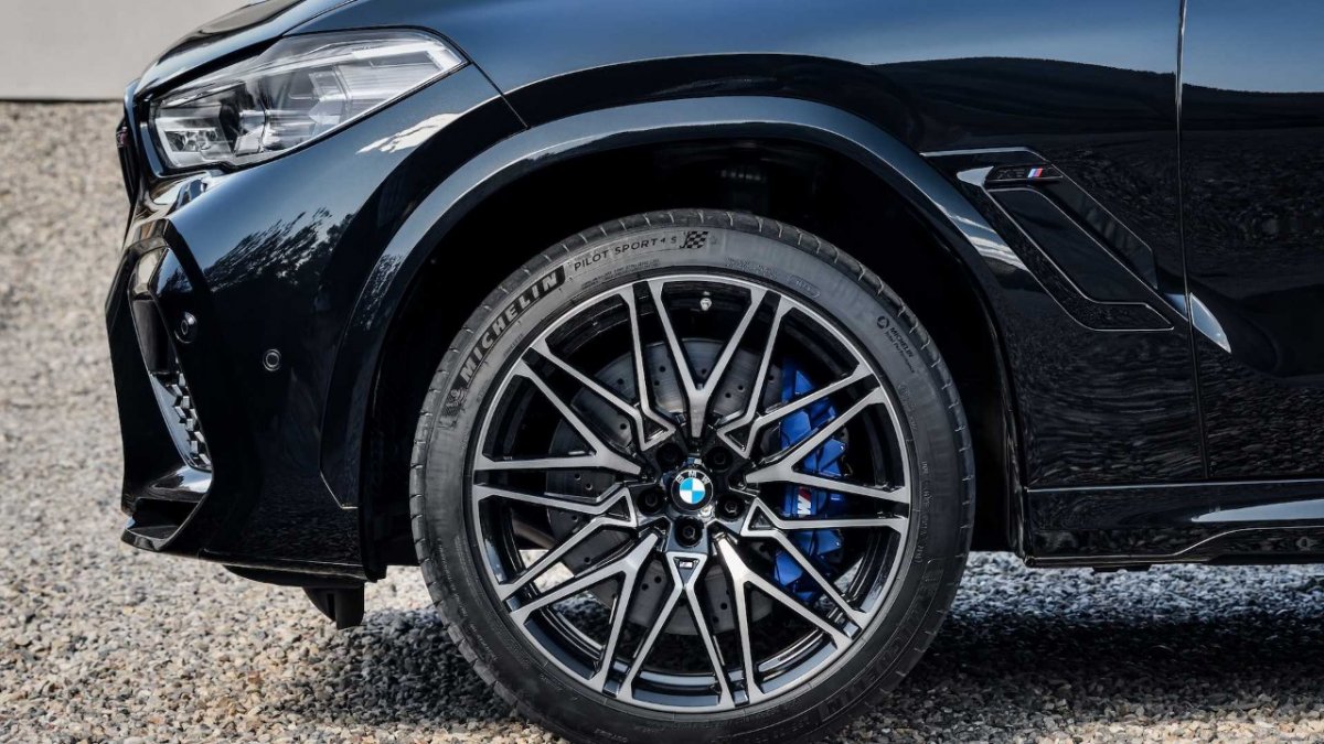 [Com V8 de 625cv novo BMW X6 M chega ao país por R$ 1 milhão ]