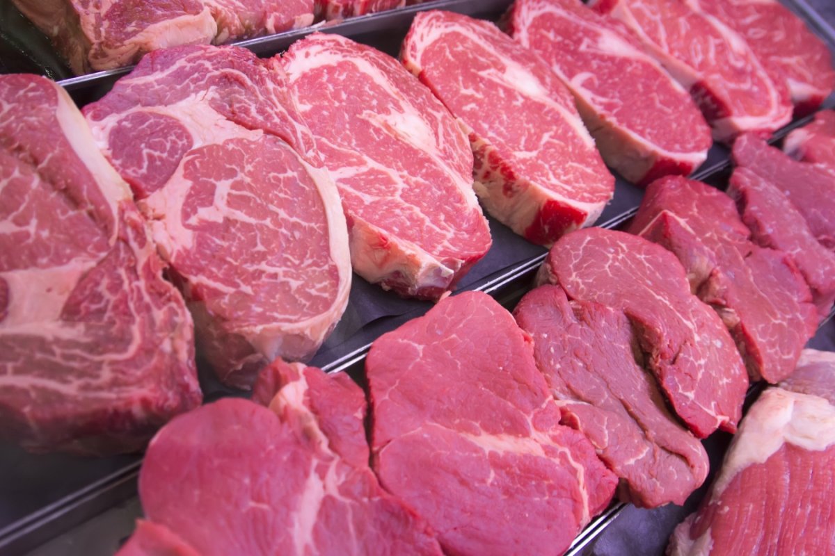 [ Estudo aponta que consumo de carne vermelha aumenta o risco de doenças cardíacas]