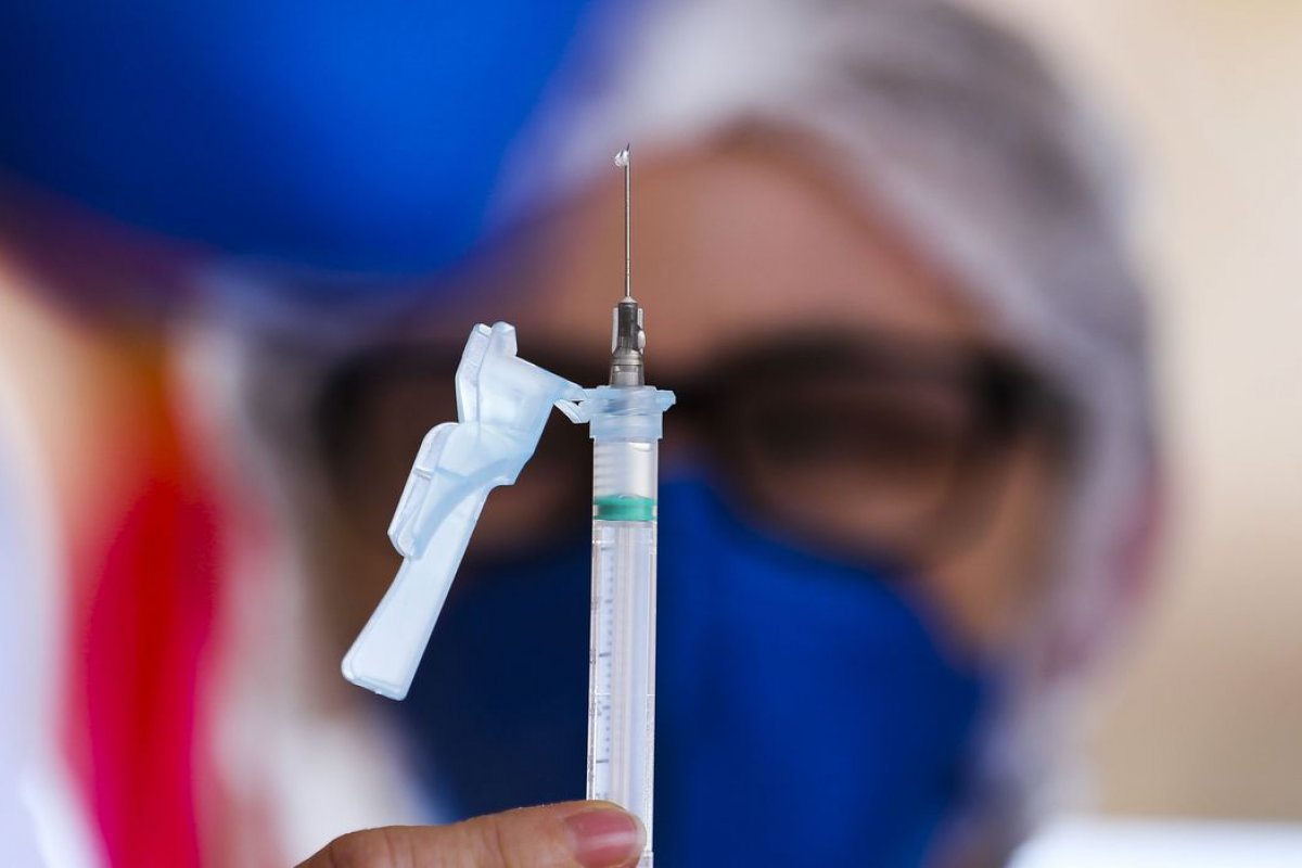 [Itália recomenda dose única de vacina para quem já teve Covid]