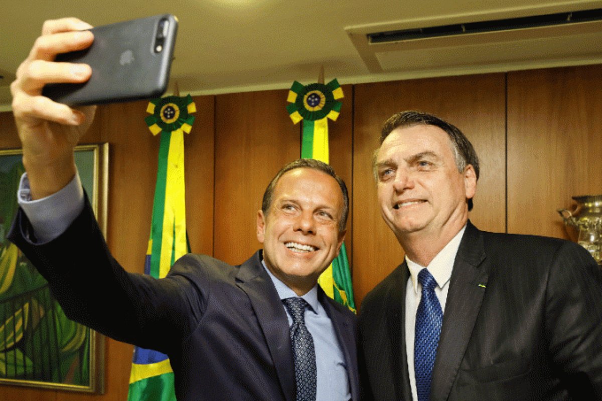 [ 'Desinformado' e 'alienado': Doria rebate suspeitas de Bolsonaro sobre Butantan]