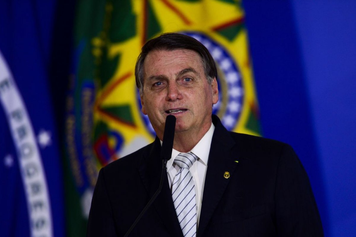 [Bolsonaro diz que Coronavac não tem comprovação científica e defende tratamento precoce contra a Covid]