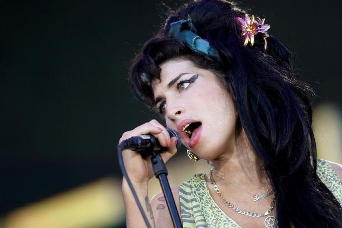 [Dez anos sem Amy Winehouse: saiba quais foram as músicas mais tocadas]