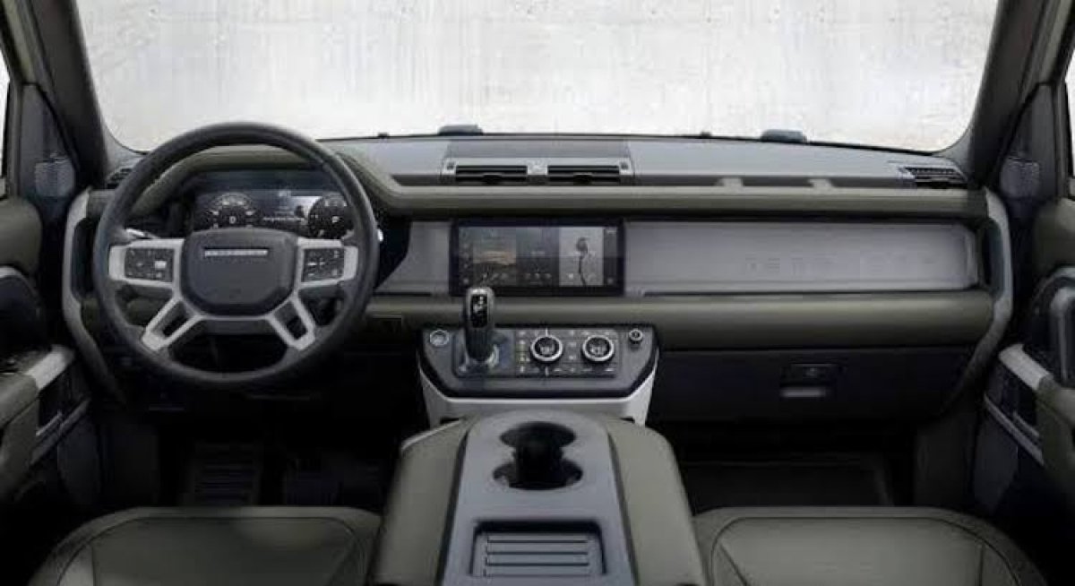 [Land Rover Defender com motor a gasolina chega à linha 2022 mais caro: veja ]