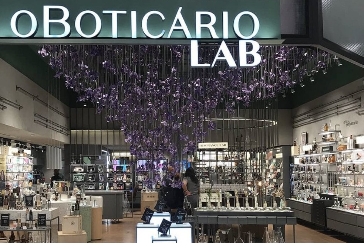 O Boticário abre nova flagship em São Paulo - Michel Telles | Farol da ...