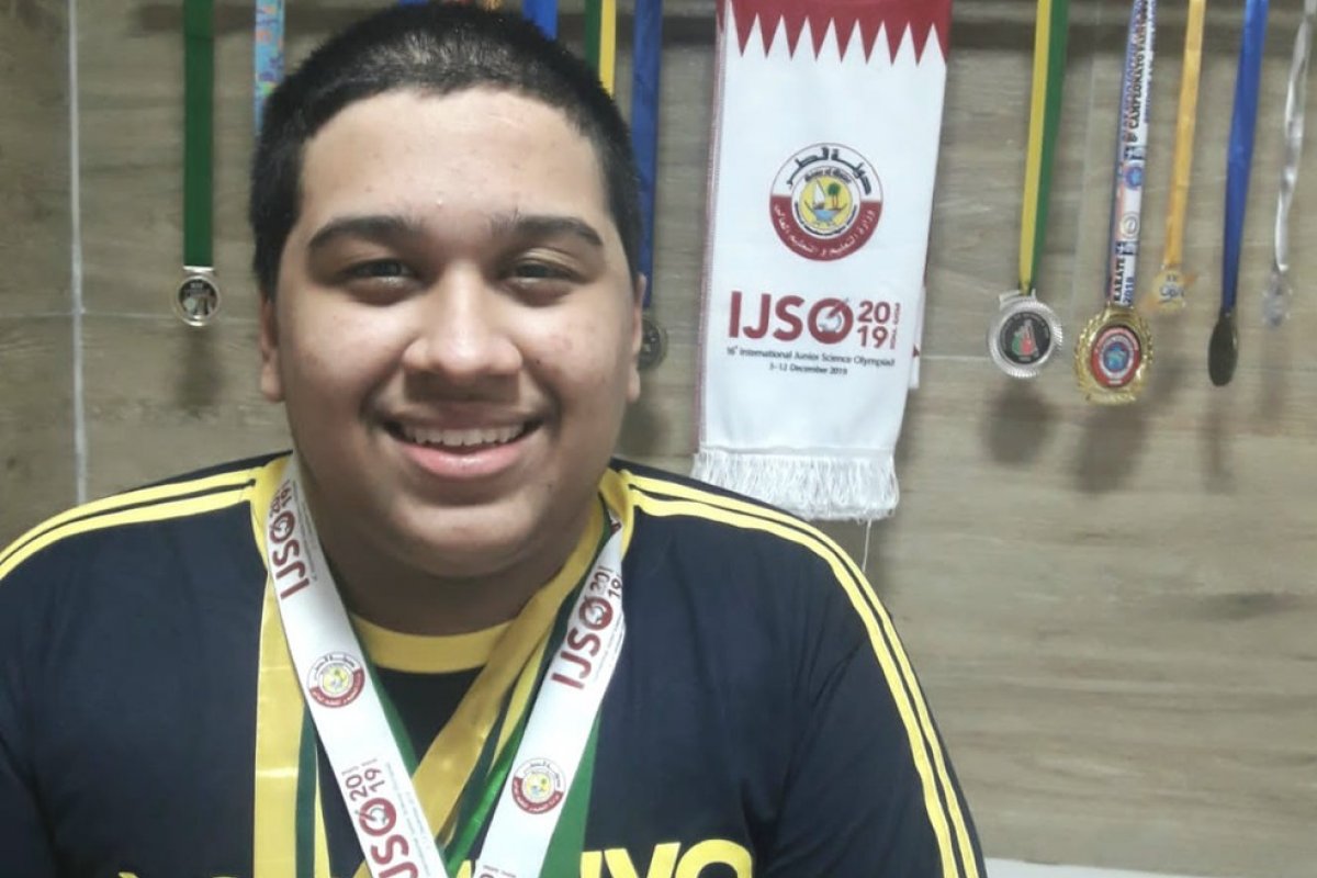 [Jovem de Ribeirão Preto conquista medalha de ouro em Olimpíada Internacional de Física]