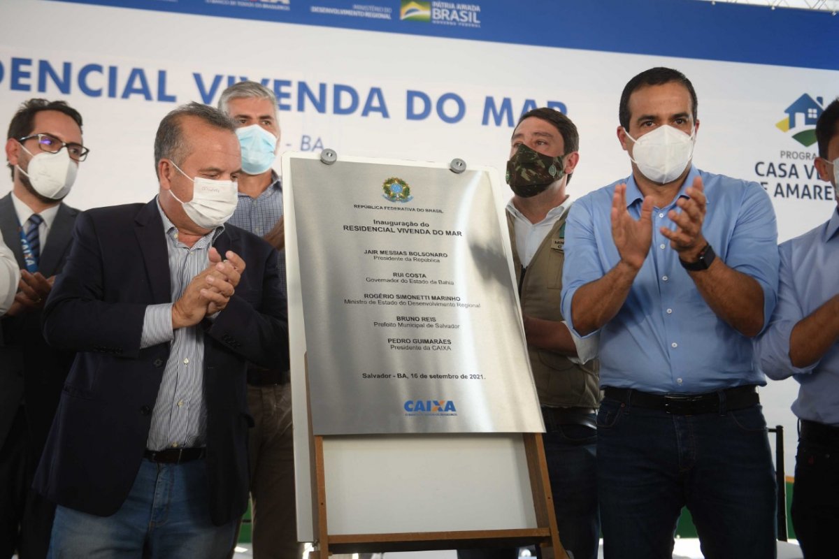 [Ministro Rogério Marinho participa de entrega de moradias de residencial em bairro de Salvador]