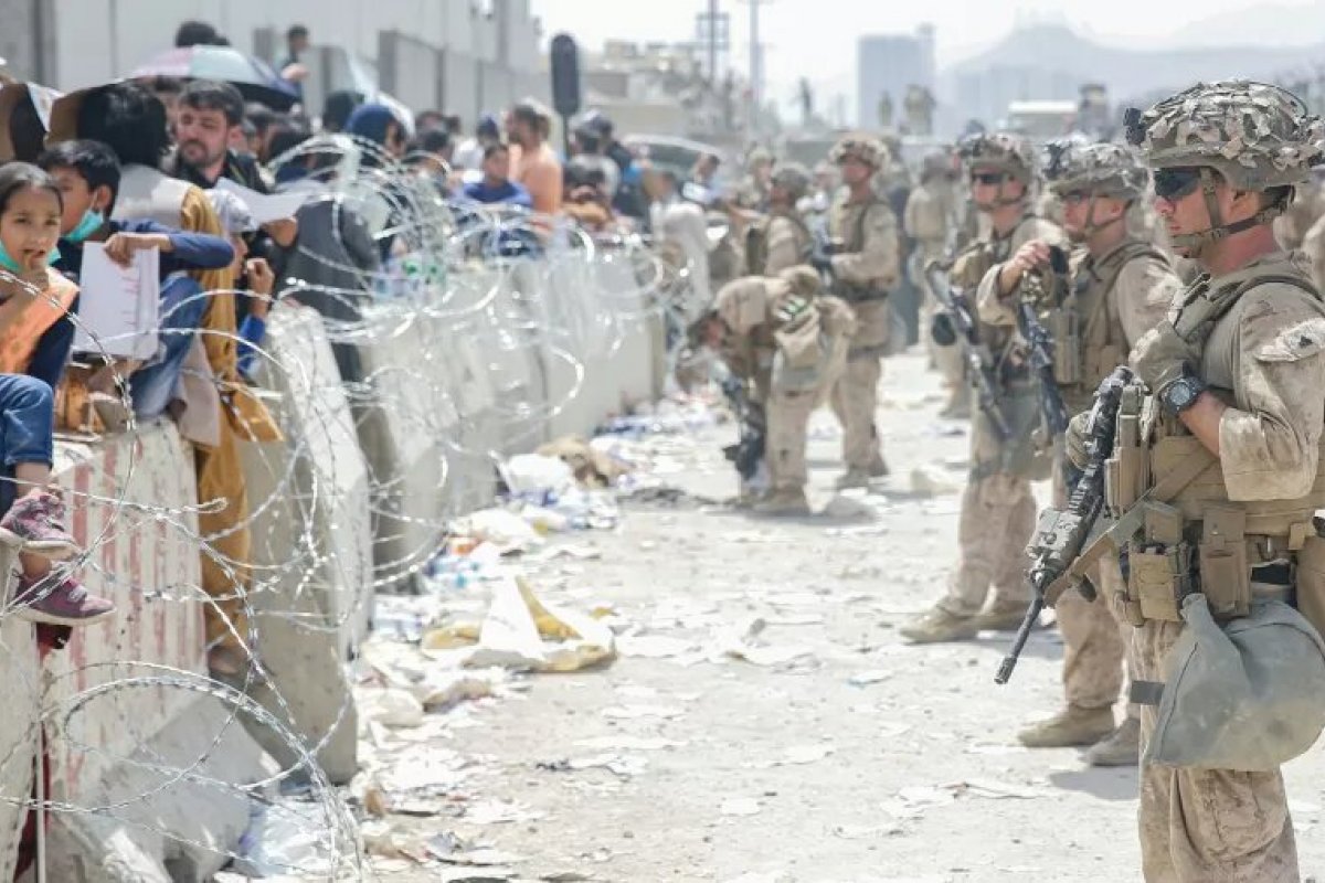 [General admite que Forças Armadas mataram dez pessoas em Cabul em erro trágico]