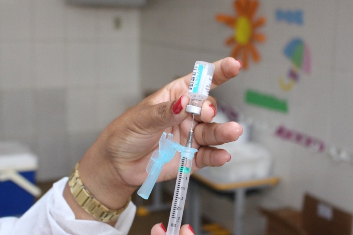 [Salvador: prefeitura inicia vacinação contra Covid-19 em jovens com 12 anos]