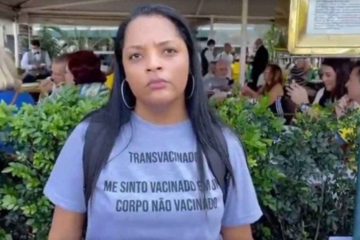 [Vídeo: 'Transvacinados' pedem direito de se sentirem vacinados, mas sem receber o imunizante]