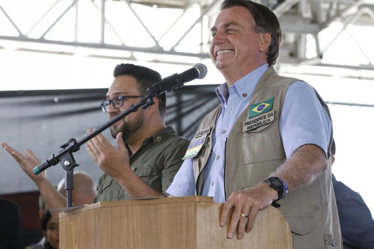[Em evento, Bolsonaro volta a criticar 'passaporte da vacinação']
