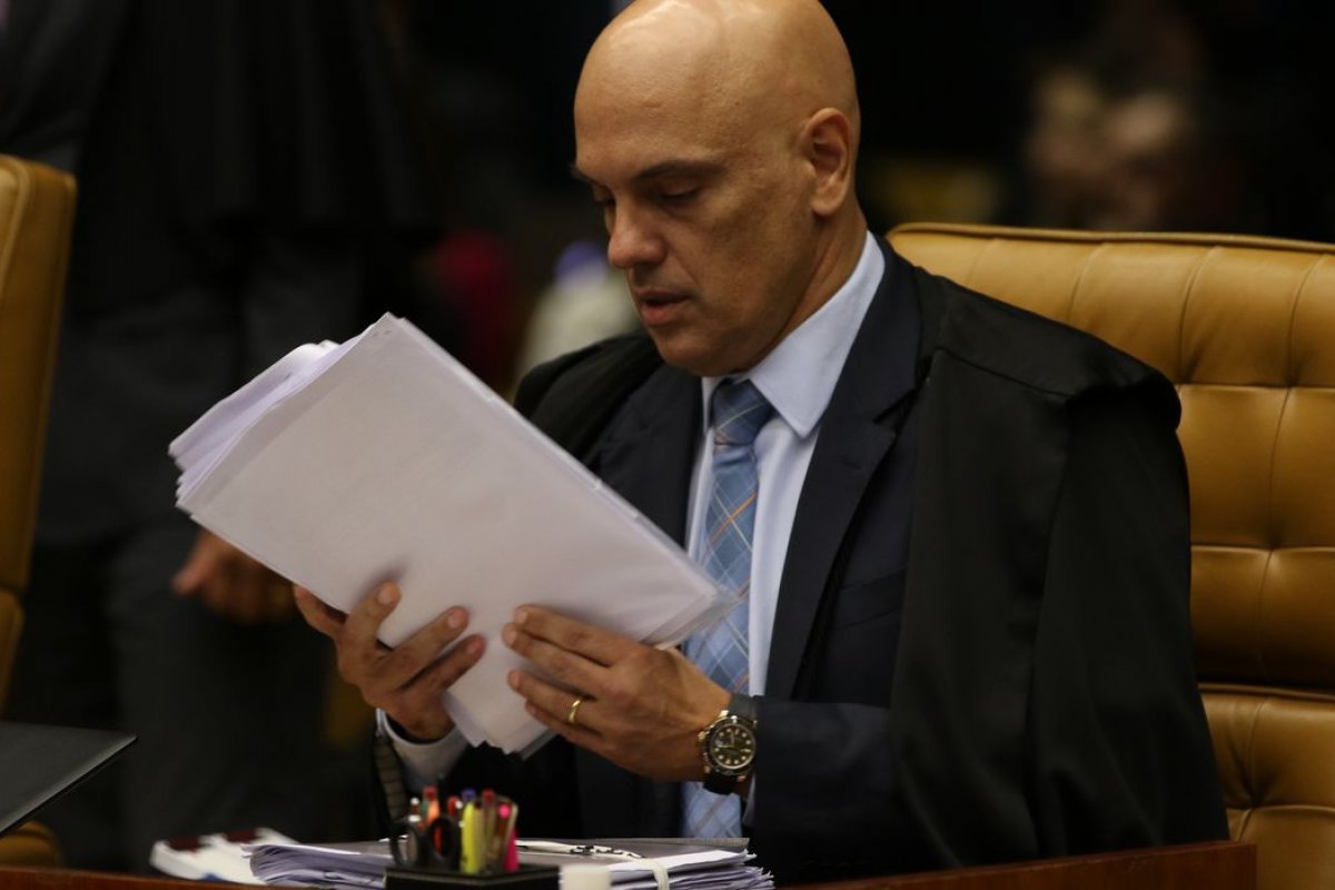 [Moraes dá prazo de 30 dias para PF recolher depoimento de Bolsonaro]